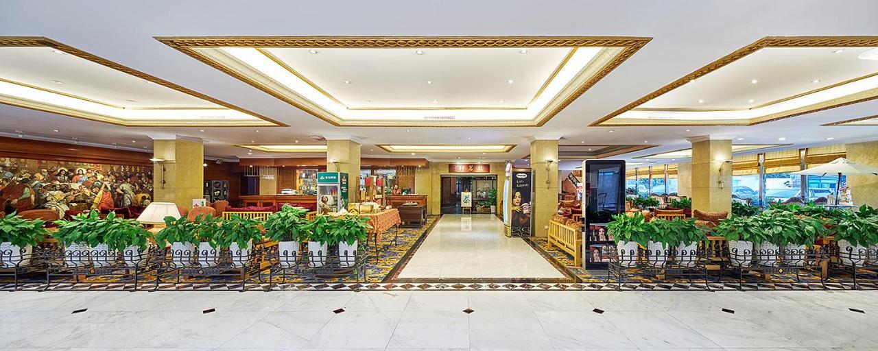 Grand Regency Hotel Циндао Экстерьер фото